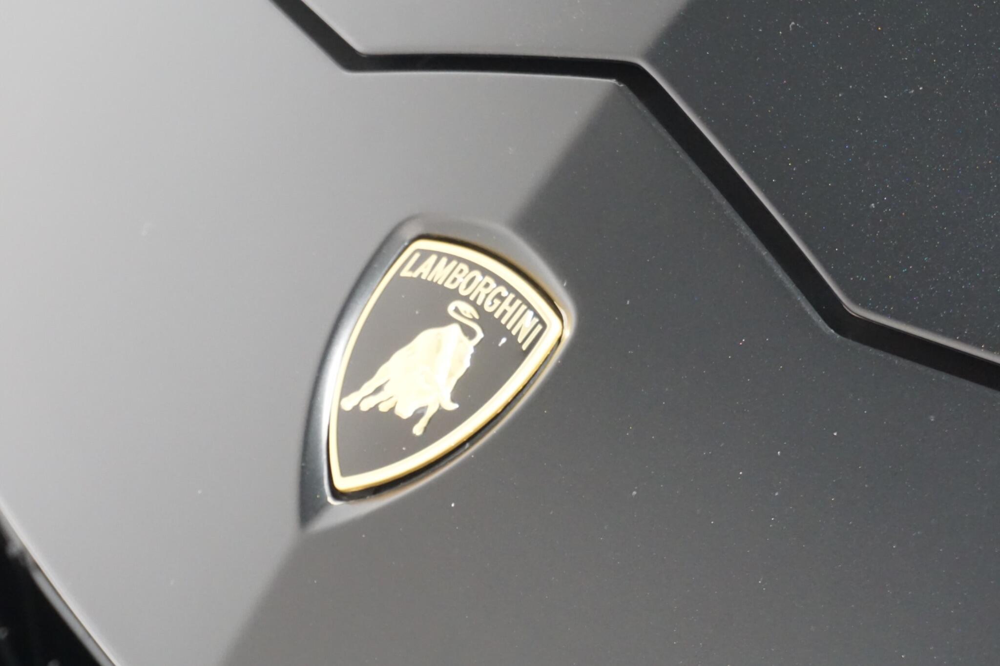 Lamborghini Urus 4.0 V8 BiTurbo SUV 5dr Petrol Auto 4WD Euro 6 (650 ps)